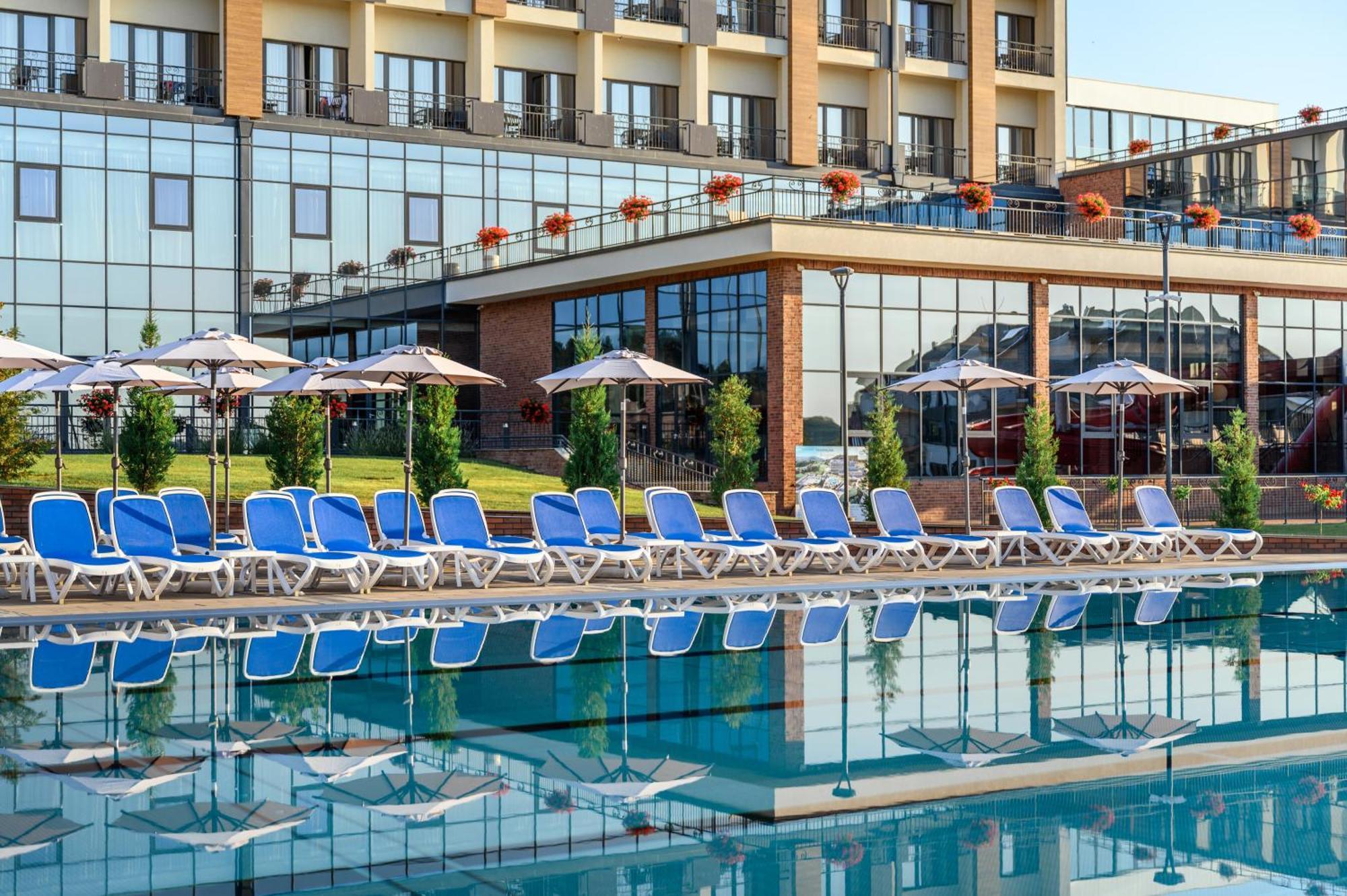 Hotel Movenpick And Fruske Terme 4*