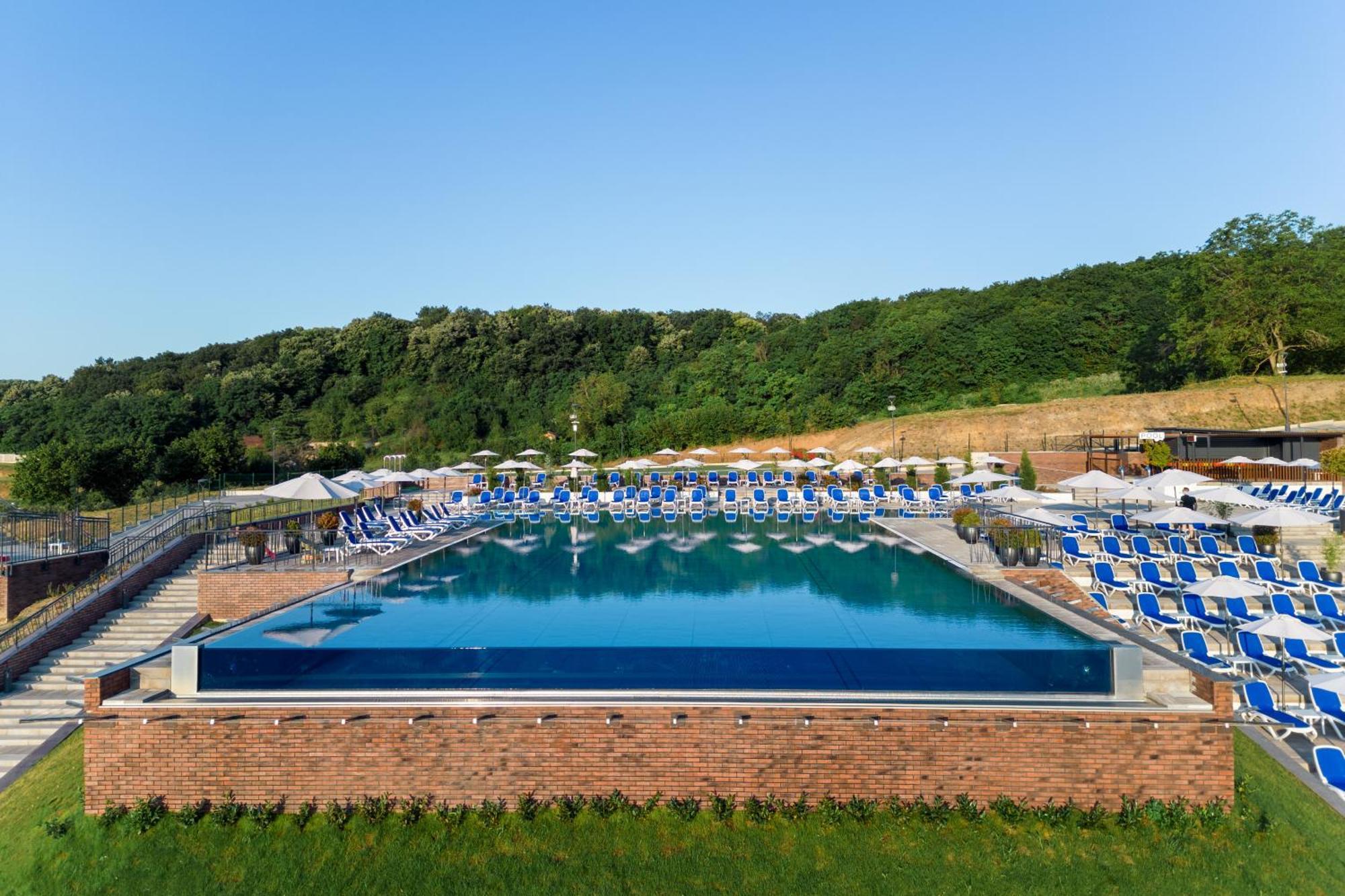 Movenpick And Fruske Terme 4*